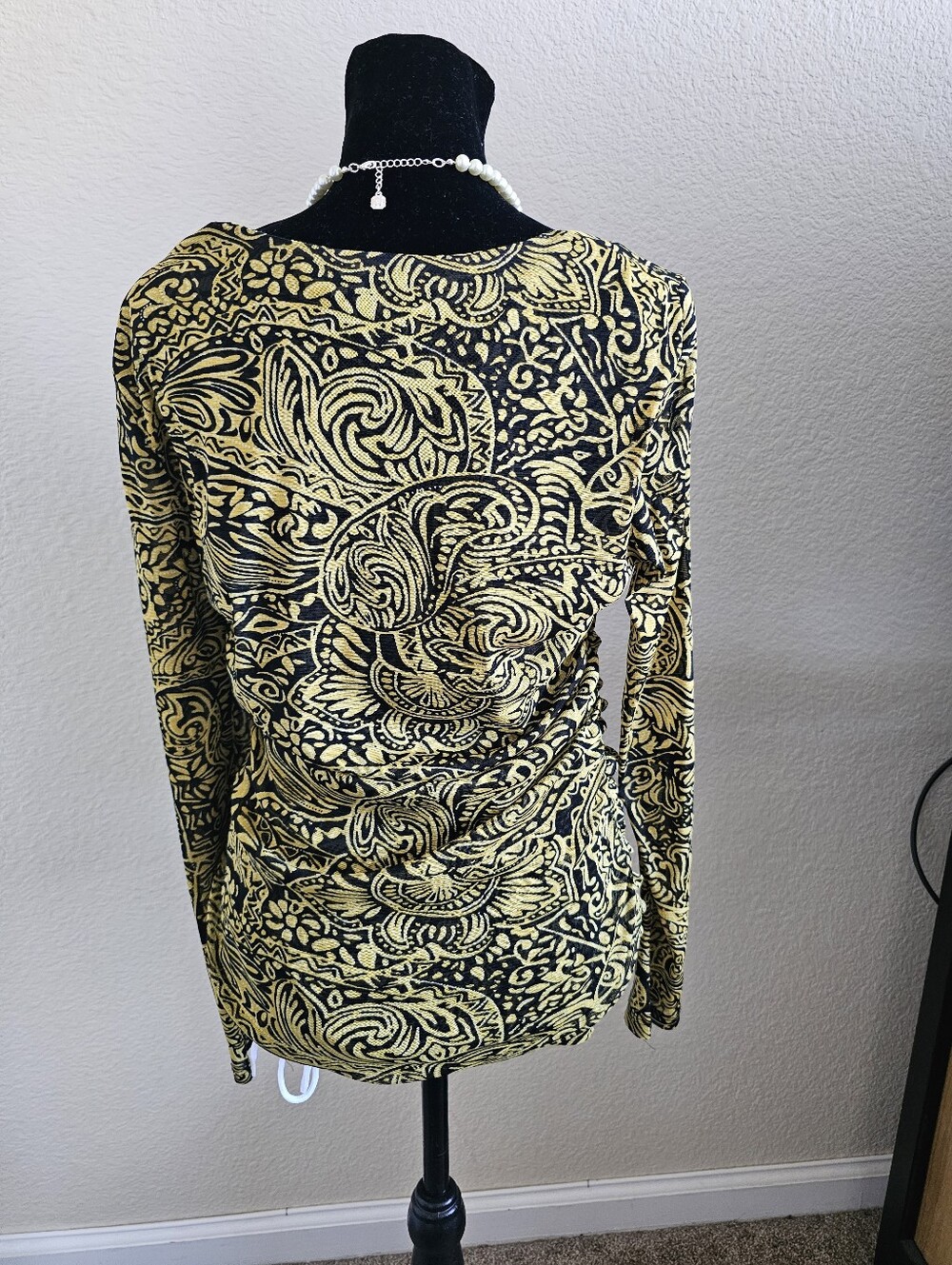 4 Blouse Bundle - Picture 5 of 9